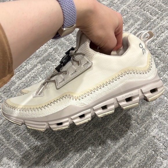 Women’s Neutral Beige Athletic Sneakers size 8 - Picture 6 of 8